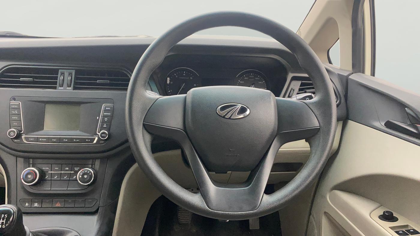 2019 Mahindra MARAZZO M4 8 STR, Diesel, Manual, 29,994 km, Steering Wheel Close Up