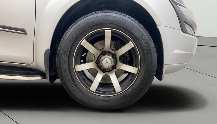 2019 Mahindra XUV500 W5, Diesel, Manual, 39,904 km, Right Front Wheel