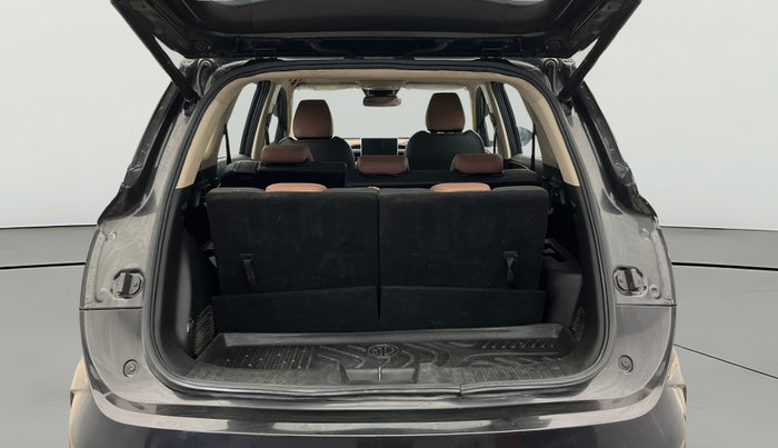 2023 MG HECTOR PLUS SAVVY PRO 1.5 TURBO CVT 7 STR, Petrol, Automatic, 62,175 km, Boot Open Zoomed View