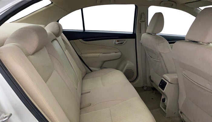 2016 Maruti Ciaz VXI, Petrol, Manual, 1,20,191 km, Right Side Rear Door Cabin