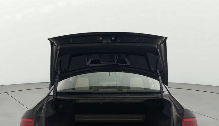 2014 Skoda Rapid ELEGANCE 1.6 MPI MT, Petrol, Manual, 51,774 km, Boot Door Open