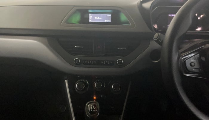 2021 Tata NEXON XM SUNROOF PETROL, Petrol, Manual, 33,975 km, Air Conditioner