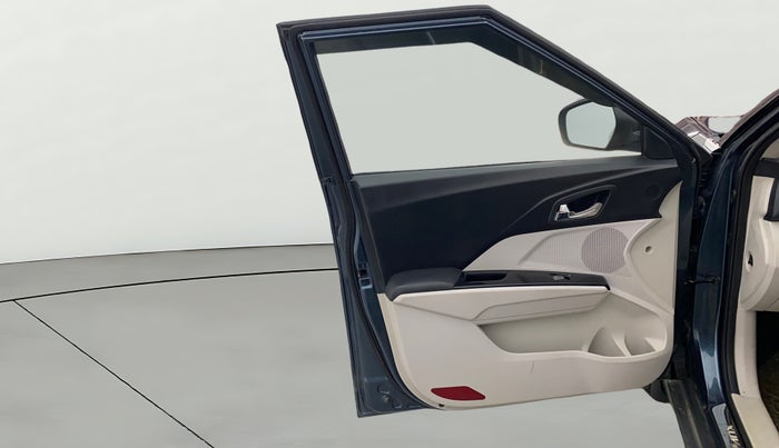 2021 Mahindra XUV300 W8 (O) 1.2 PETROL AMT, Petrol, Automatic, 57,357 km, LHS Front Door