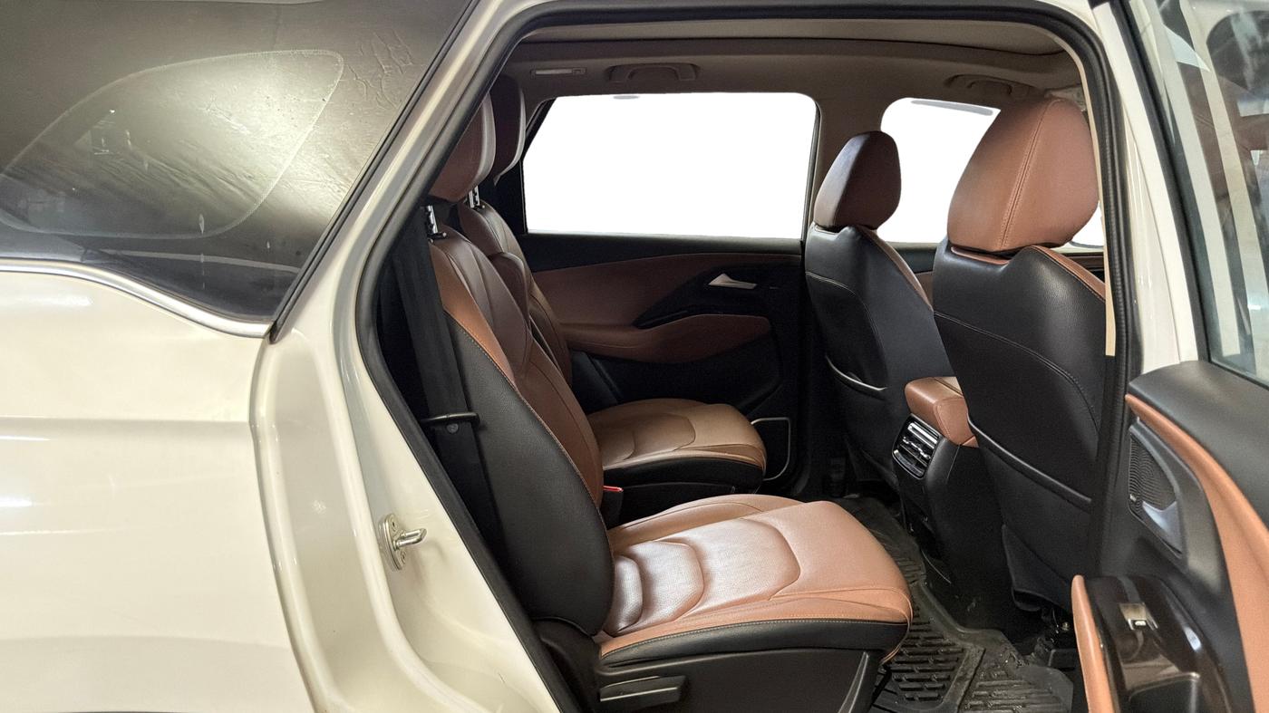 2023 MG HECTOR PLUS SHARP PRO 1.5 PETROL TURBO CVT 6 STR, Petrol, Automatic, 43,197 km, Right Side Rear Door Cabin