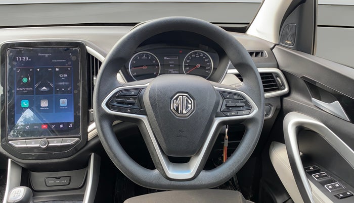 2021 MG HECTOR PLUS SUPER 1.5 PETROL TURBO HYBRID MT 7-STR, Petrol, Manual, 29,252 km, Steering Wheel Close Up