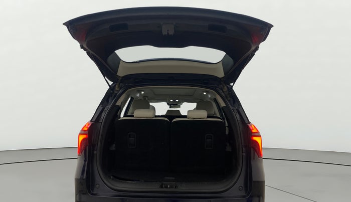 2023 Mahindra XUV700 AX 7 LUXURY D MT 7 STR, Diesel, Manual, 1,09,565 km, Boot Door Open
