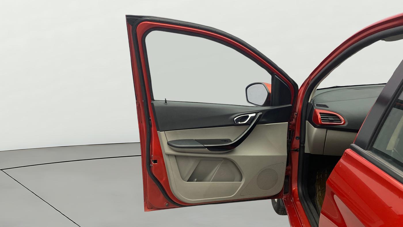 2018 Tata Tiago XZ PETROL, Petrol, Manual, 33,851 km, LHS Front Door