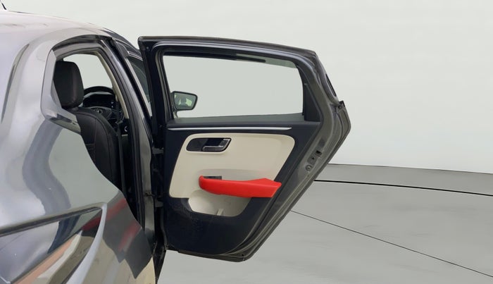 2022 Tata ALTROZ XZ PETROL, Petrol, Manual, 62,856 km, RHS Rear Door