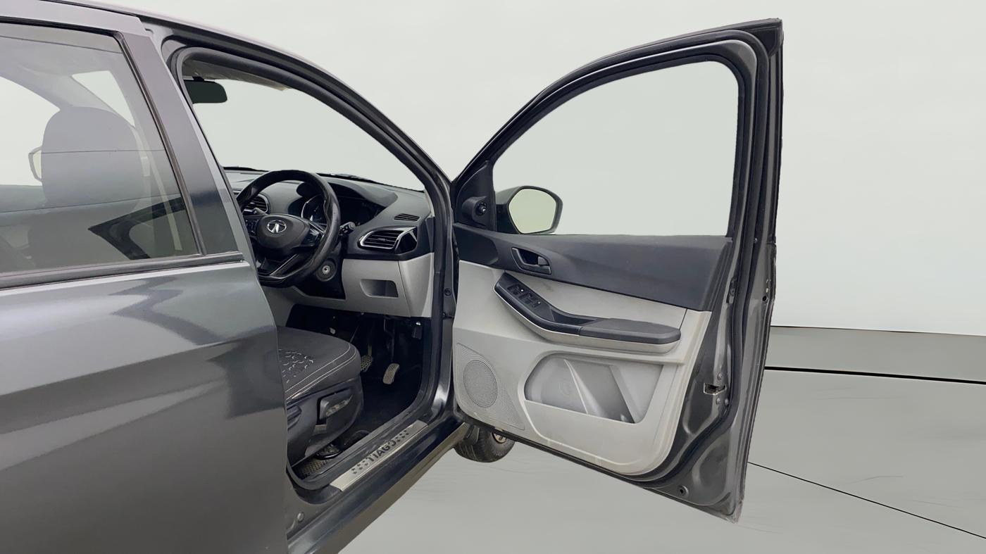2022 Tata Tiago XT PETROL, Petrol, Manual, 63,269 km, RHS Front Door