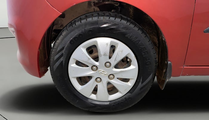 2013 Hyundai i10 MAGNA 1.2, Petrol, Manual, 1,05,343 km, Left Front Wheel