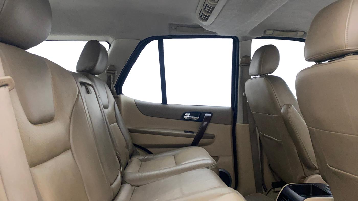 2012 Tata Safari Storme 2.2 VX 4X2, Diesel, Manual, 1,05,487 km, Right Side Rear Door Cabin