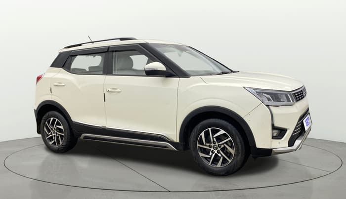 2023 Mahindra XUV300 W8 (O) 1.2 PETROL, Petrol, Manual, 34,807 km, Right Front Diagonal