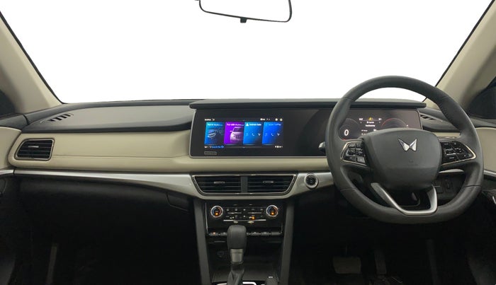 2024 Mahindra XUV700 AX 7 P AT 7 STR, Petrol, Automatic, 21,999 km, Dashboard