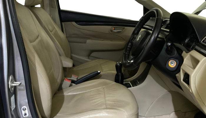 2016 Maruti Ciaz VXI+, Petrol, Manual, 53,901 km, Right Side Front Door Cabin