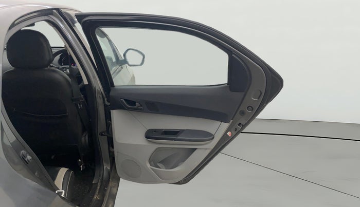 2022 Tata Tiago XT CNG, CNG, Manual, 64,278 km, RHS Rear Door