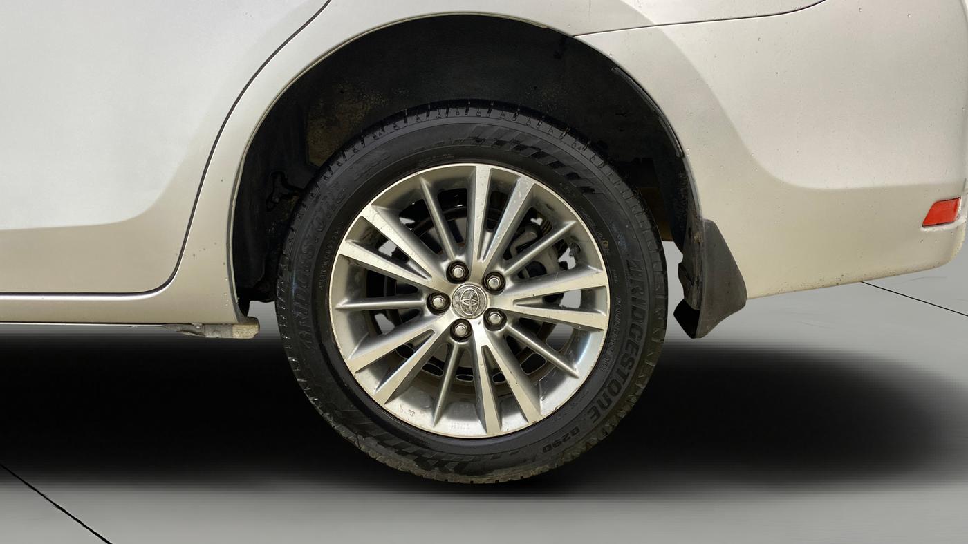 2015 Toyota Corolla Altis VL CVT PETROL, Petrol, Automatic, 1,38,199 km, Left Rear Wheel