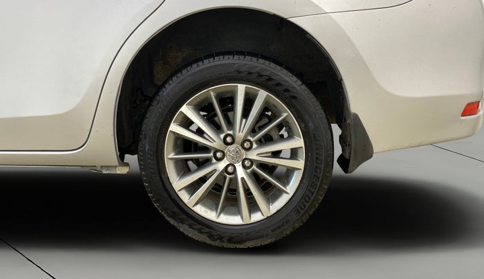 2015 Toyota Corolla Altis VL CVT PETROL, Petrol, Automatic, 1,38,199 km, Left Rear Wheel