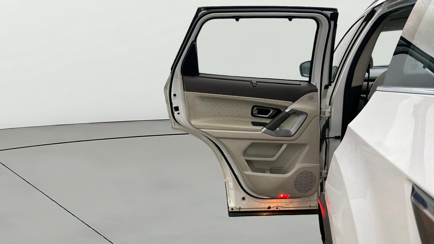2024 Tata Safari Accomplished Plus, Diesel, Manual, 35,452 km, LHS Rear Door