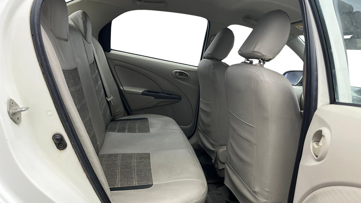 2016 Toyota Etios G, Petrol, Manual, 27,162 km, Right Side Rear Door Cabin