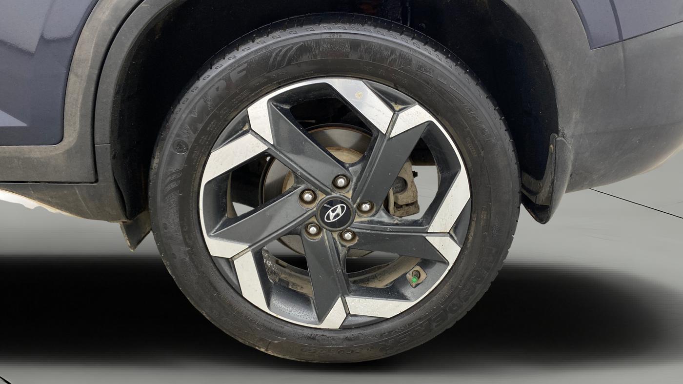 2022 Hyundai ALCAZAR 2.0 SIGNATURE MT 6STR, Petrol, Manual, 1,27,372 km, Left Rear Wheel