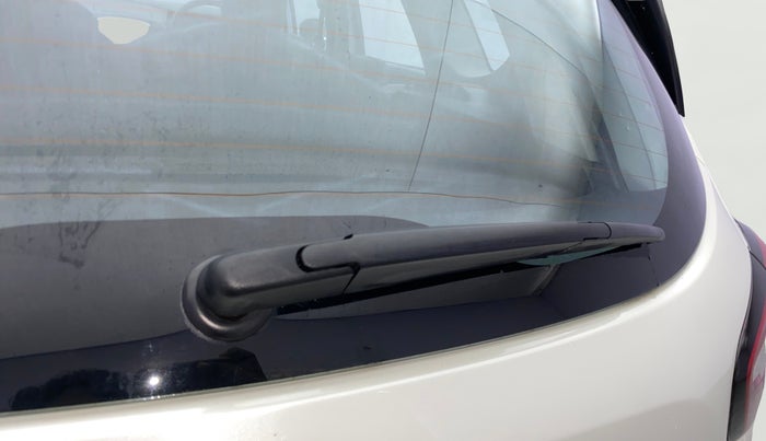 2019 Renault Captur RXE DIESEL, Diesel, Manual, 1,34,891 km, Rear Wiper