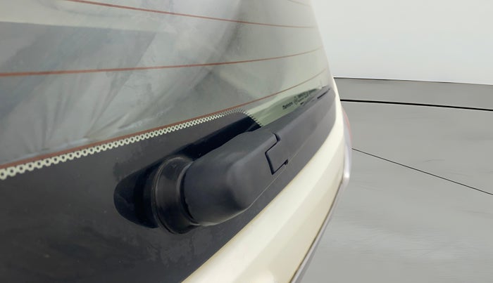 2021 Mahindra XUV300 W8 (O) 1.2 PETROL, Petrol, Manual, 1,22,446 km, Rear Wiper