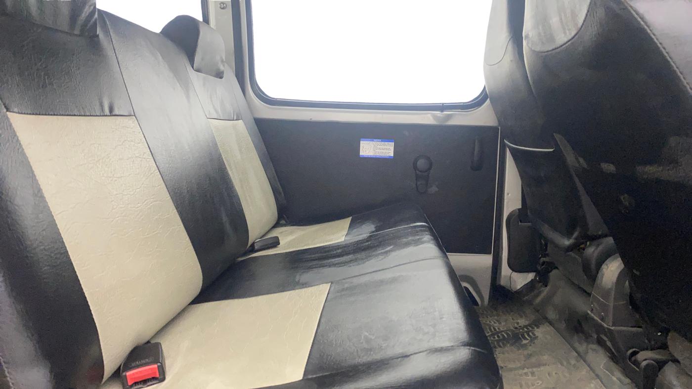 2023 Maruti Eeco 5 STR AC, Petrol, Manual, 6,694 km, Right Side Rear Door Cabin