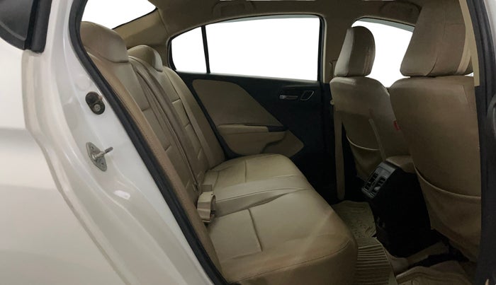 2019 Honda City 1.5L I-VTEC V MT, Petrol, Manual, 31,303 km, Right Side Rear Door Cabin