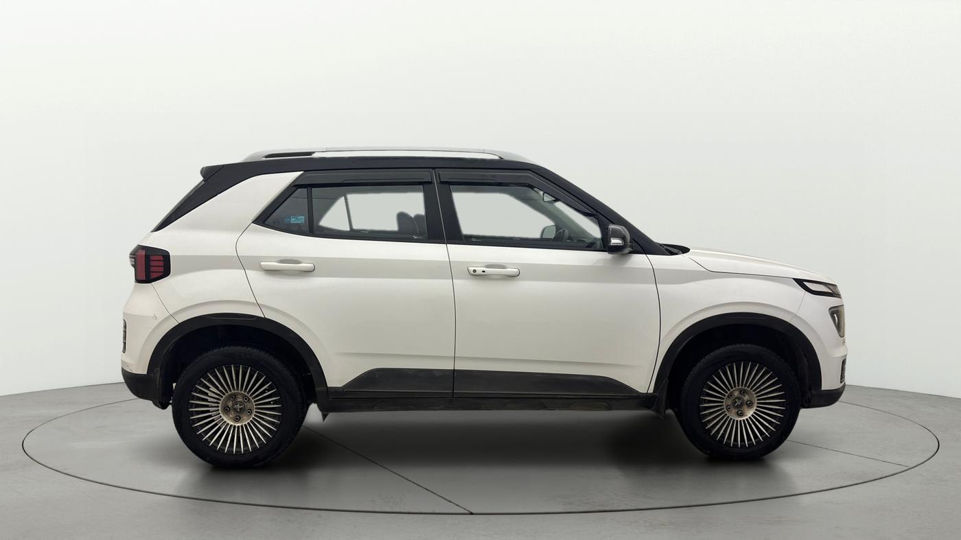 2023 Hyundai VENUE SX 1.2 PETROL, Petrol, Manual, 76,179 km, Right Side View