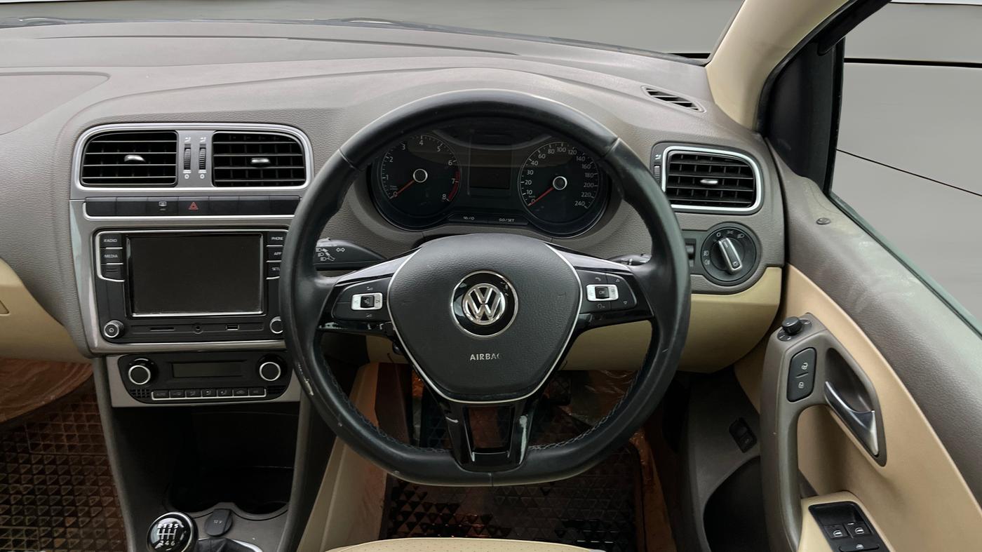 2021 Volkswagen Vento HIGHLINE 1.0L TSI, Petrol, Manual, 76,937 km, Steering Wheel Close Up