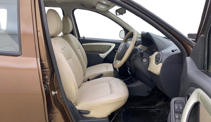 2014 Renault Duster RXL PETROL, Petrol, Manual, 66,946 km, Right Side Front Door Cabin