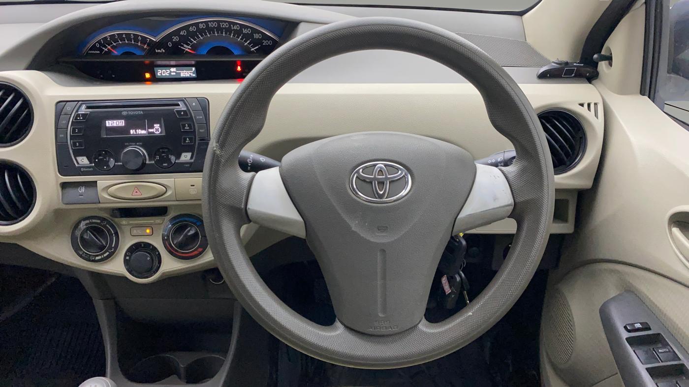 2014 Toyota Etios G, CNG, Manual, 81,154 km, Steering Wheel Close Up
