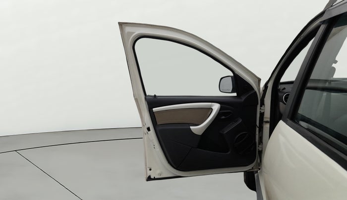 2015 Renault Duster 110 PS RXZ DIESEL, Diesel, Manual, 69,895 km, LHS Front Door