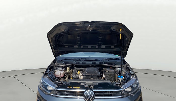 2023 Volkswagen VIRTUS TOPLINE TSI 1.0 MT, Petrol, Manual, 50,814 km, Open Bonet
