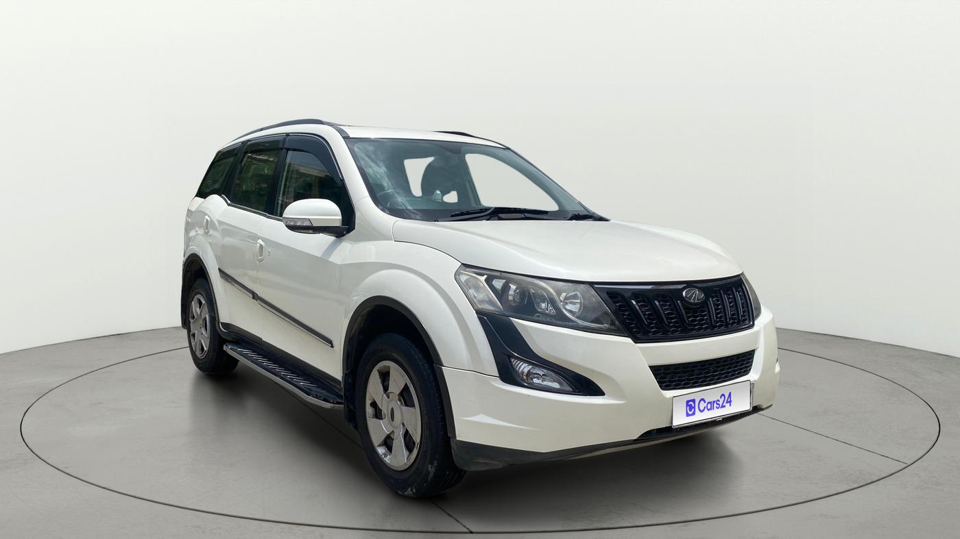 2015 Mahindra XUV500 W6, Diesel, Manual, 1,01,475 km, Right Front Diagonal