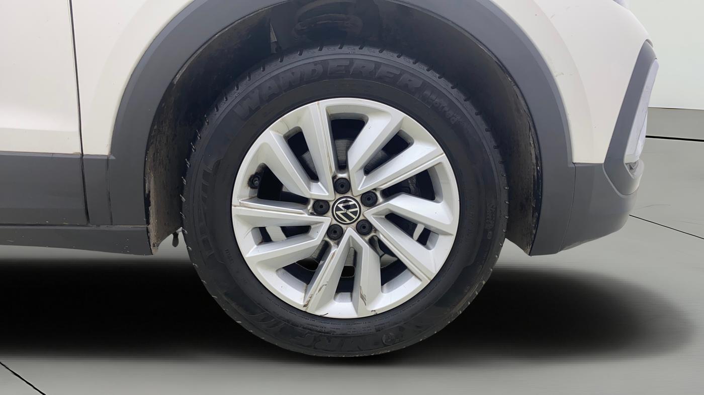 2025 Volkswagen TAIGUN Highline Plus 1.0 TSI AT, Petrol, Automatic, 9,799 km, Right Front Wheel