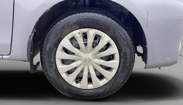 2013 Toyota Etios Liva G, Petrol, Manual, 76,853 km, Right Front Wheel