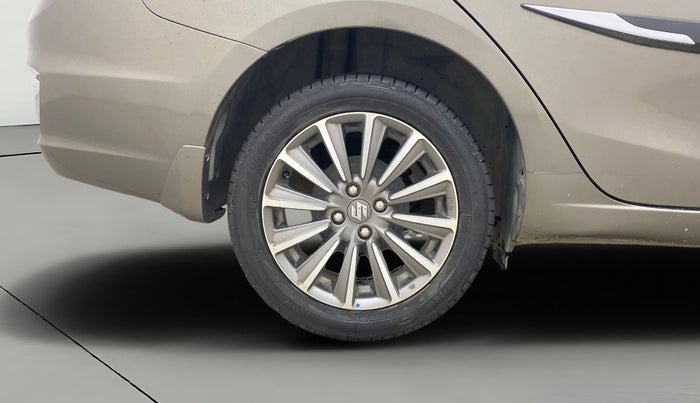 2019 Maruti Ciaz ALPHA  AT 1.5 SHVS PETROL, Petrol, Automatic, 26,699 km, Right Rear Wheel