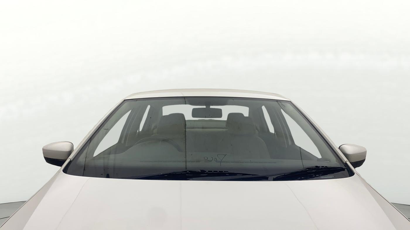 2014 Volkswagen Vento HIGHLINE 1.6 MPI, Petrol, Manual, 64,335 km, Front Windshield