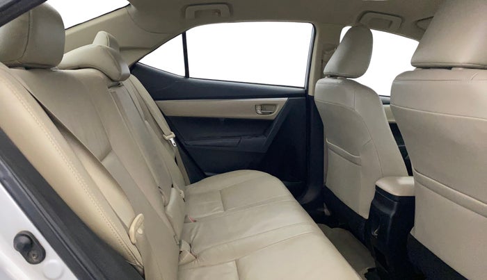 2015 Toyota Corolla Altis VL CVT PETROL, Petrol, Automatic, 81,290 km, Right Side Rear Door Cabin