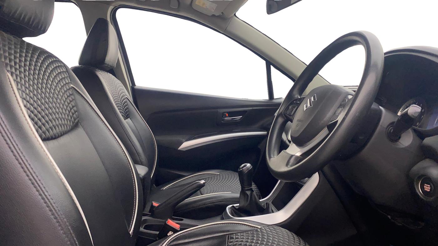 2022 Maruti S Cross ZETA 1.5, Petrol, Manual, 89,722 km, Right Side Front Door Cabin