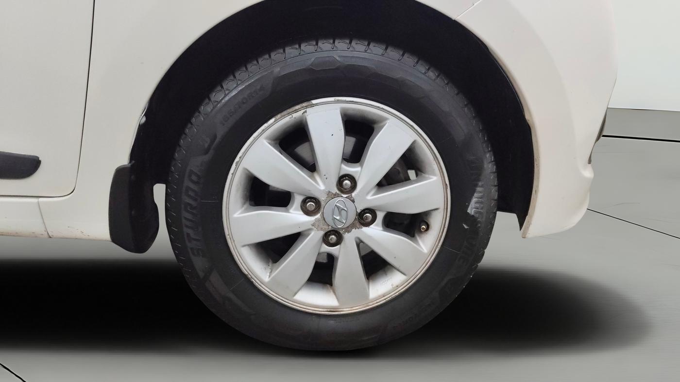 2016 Hyundai Xcent SX 1.2, Petrol, Manual, 73,605 km, Right Front Wheel