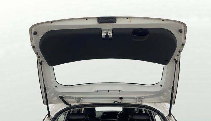 2021 Hyundai NEW I20 ASTA (O) 1.2 MT, Petrol, Manual, 26,302 km, Boot Door Open