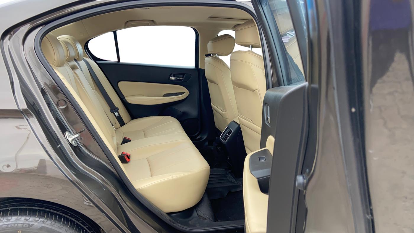 2022 Honda City 1.5L I-VTEC ZX, Petrol, Manual, 20,084 km, Right Side Rear Door Cabin