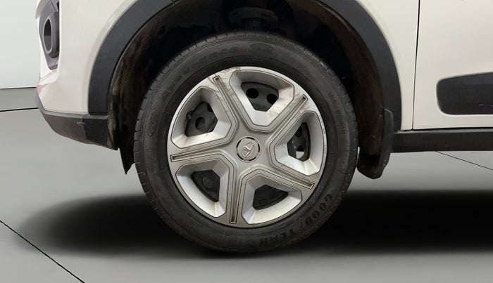 2022 Tata NEXON XZ PETROL, Petrol, Manual, 37,143 km, Left Front Wheel