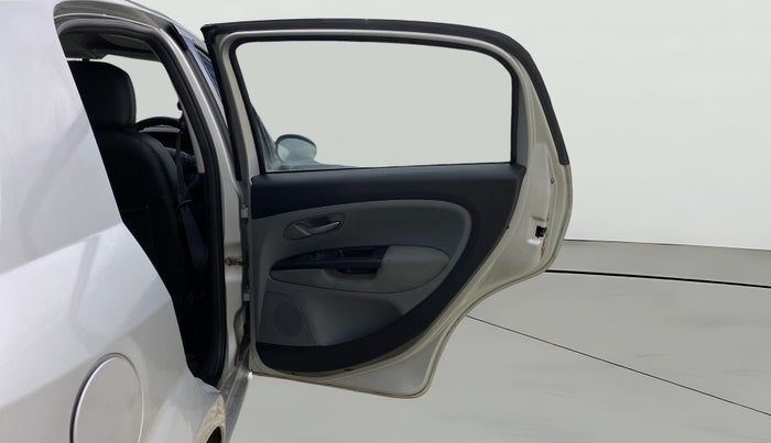 2014 Fiat Grand Punto EMOTION PACK 1.3 90 HP, Diesel, Manual, 1,18,443 km, RHS Rear Door