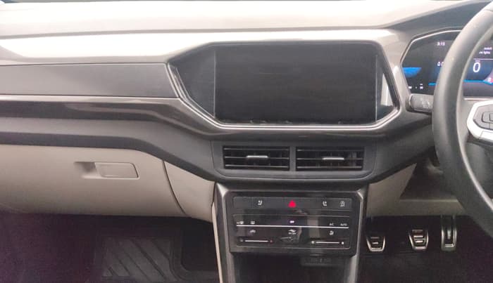 2024 Volkswagen TAIGUN TOPLINE 1.0 TSI MT, Petrol, Manual, 22,327 km, Air Conditioner