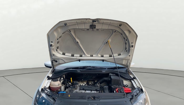 2018 Volkswagen Polo COMFORTLINE 1.2L, Petrol, Manual, 71,463 km, Open Bonet