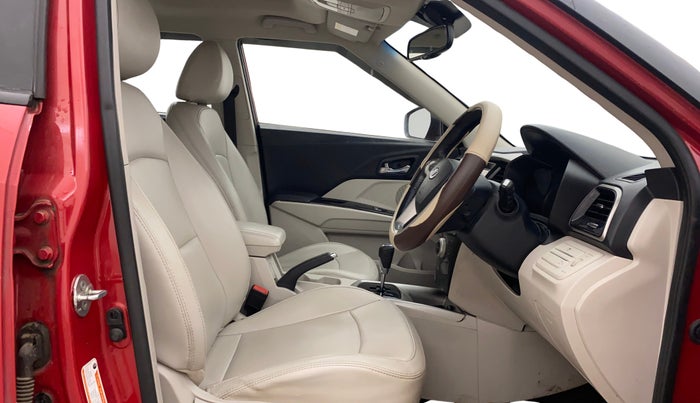 2021 Mahindra XUV300 W8 (O) 1.5 DIESEL AMT, Diesel, Automatic, 75,875 km, Right Side Front Door Cabin