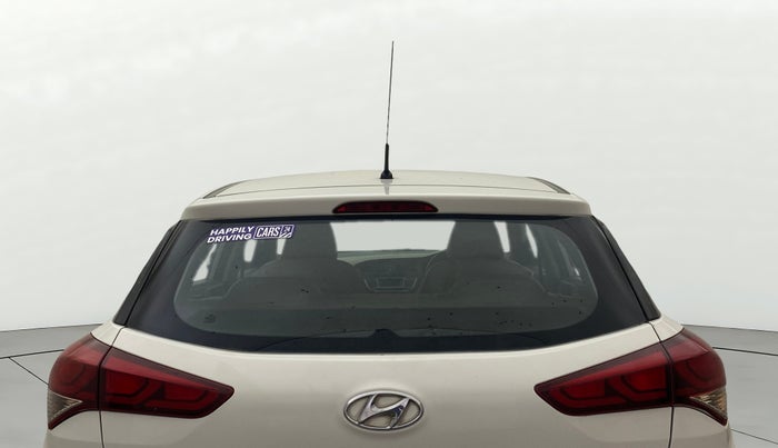 2016 Hyundai Elite i20 MAGNA 1.4 CRDI, Diesel, Manual, 1,12,140 km, Rear Windshield